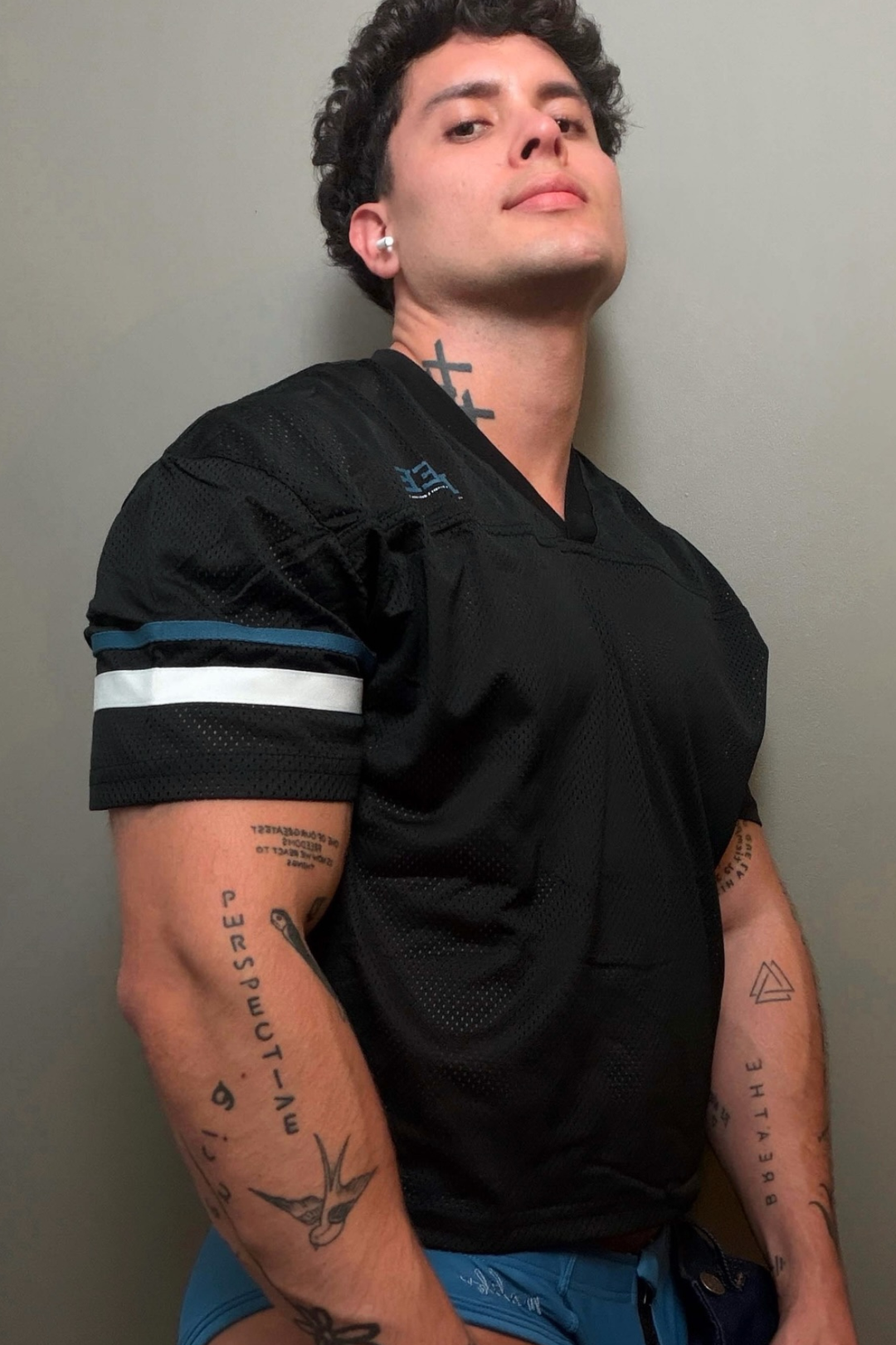 JJ Varsity V-Neck Jersey - Black