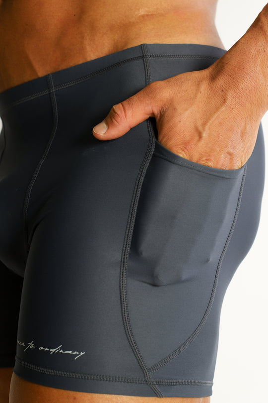 Lustrous Scrunch-Butt 4.5" Bike Shorts - Graphite